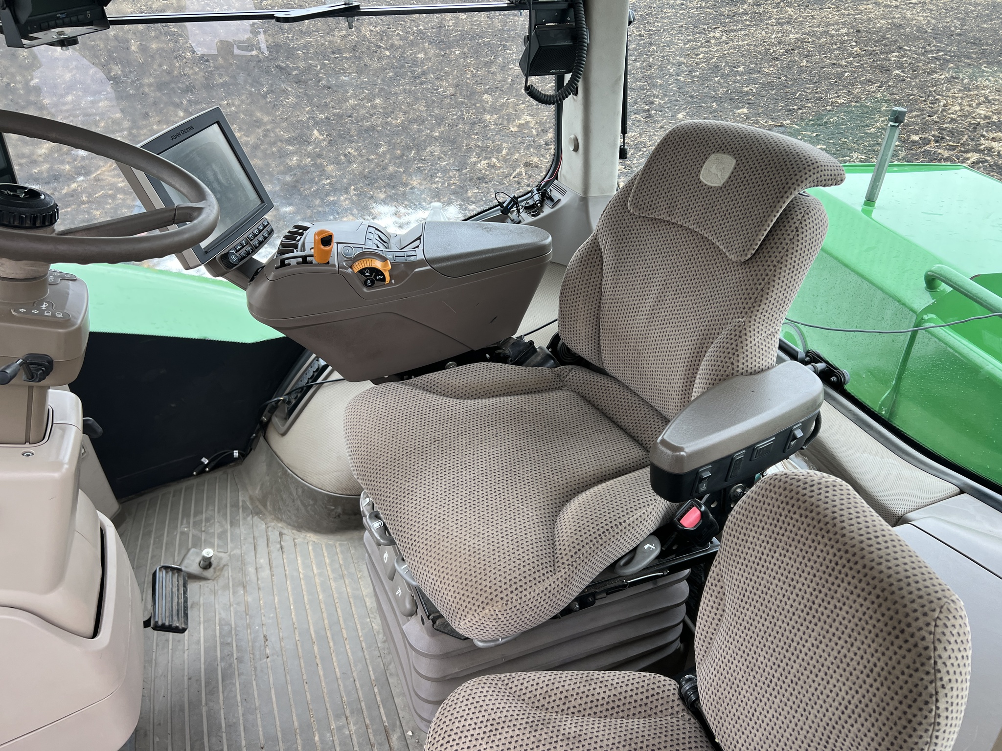 2016 John Deere 9620R Image 2