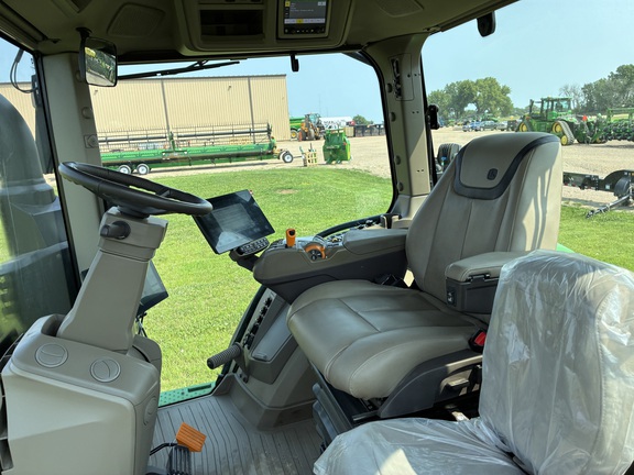 2025 John Deere 8R 410 - Photo34