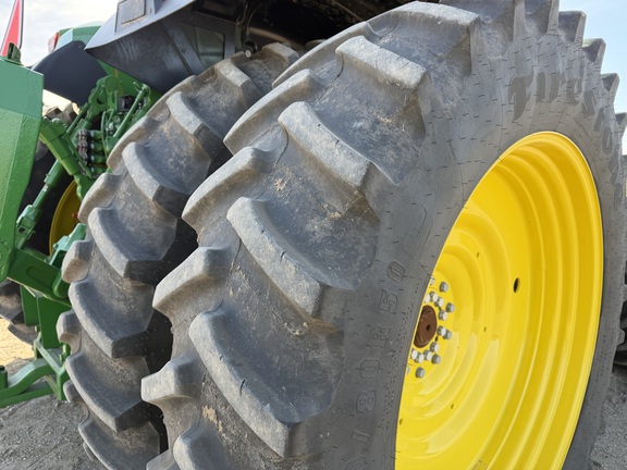 2025 John Deere 8R 410 - Photo16