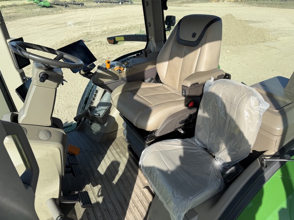 2025 John Deere 8R 410 - Photo30