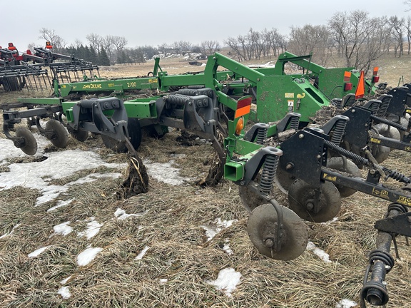  John Deere 2700