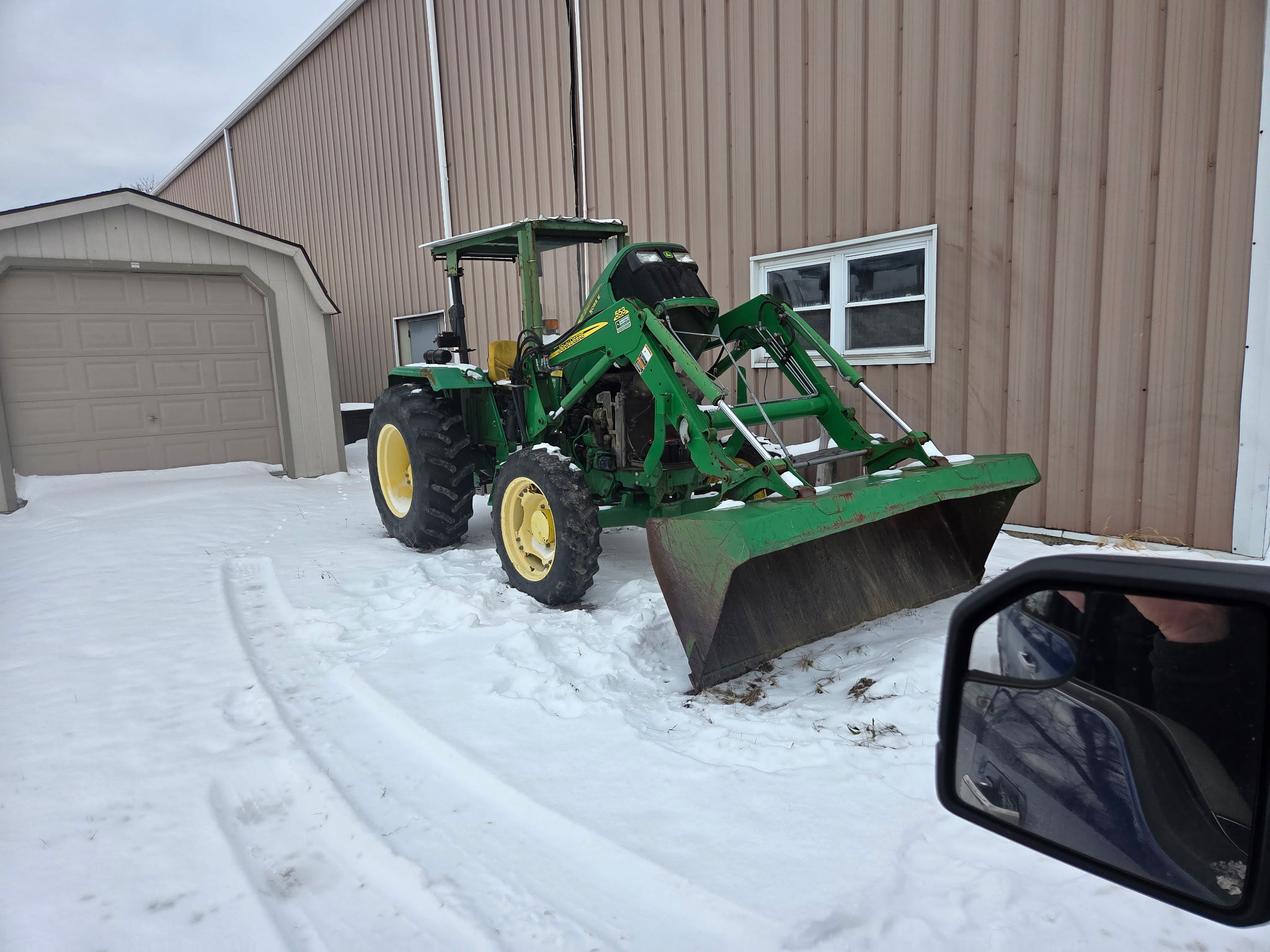 2010 John Deere 5055E Image 2