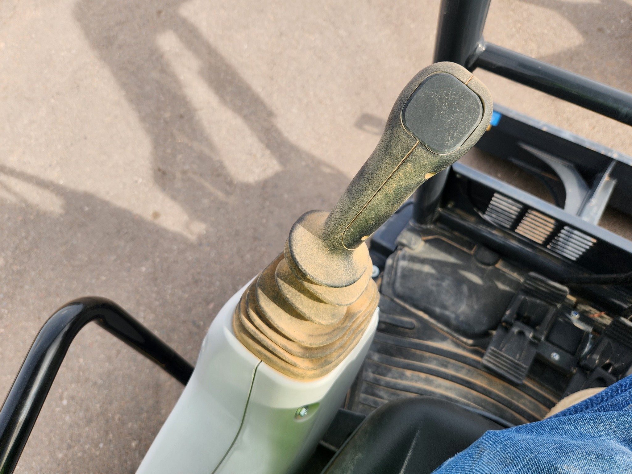 2022 John Deere 50G Image 13