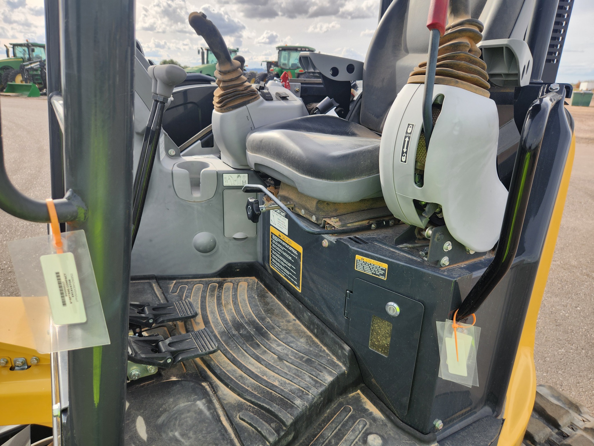 2022 John Deere 50G Image 14