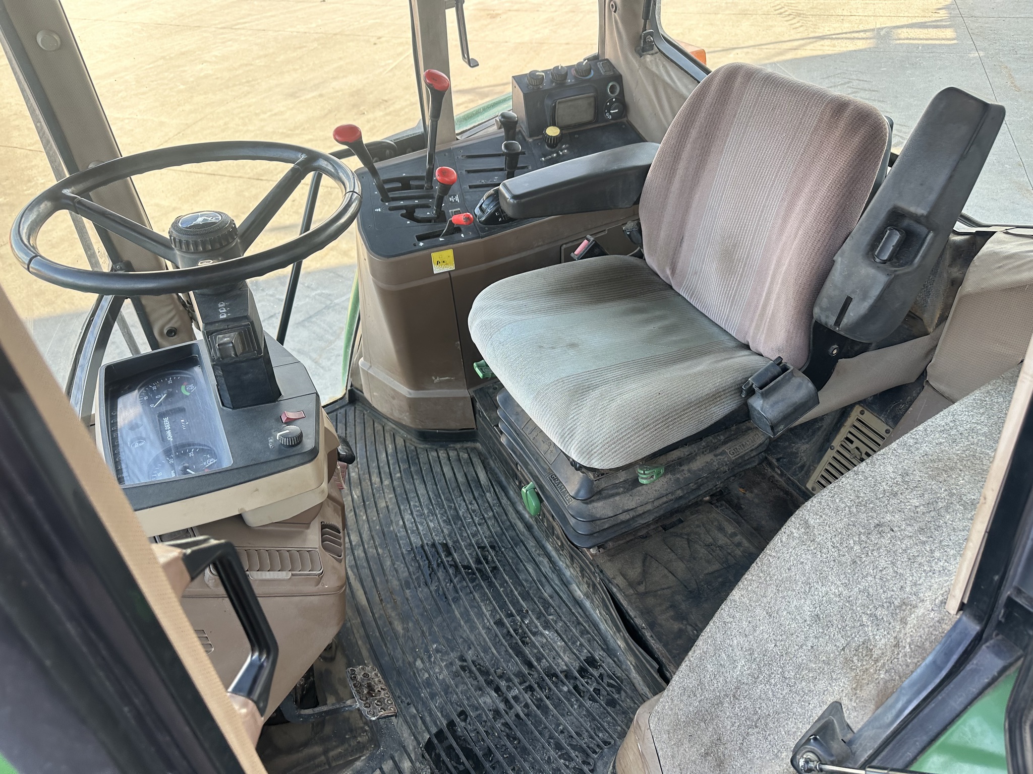 1997 John Deere 6400 Image 3