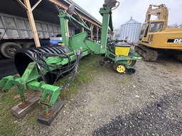 Planter For Sale 1994 John Deere 7200 , 0 HP
