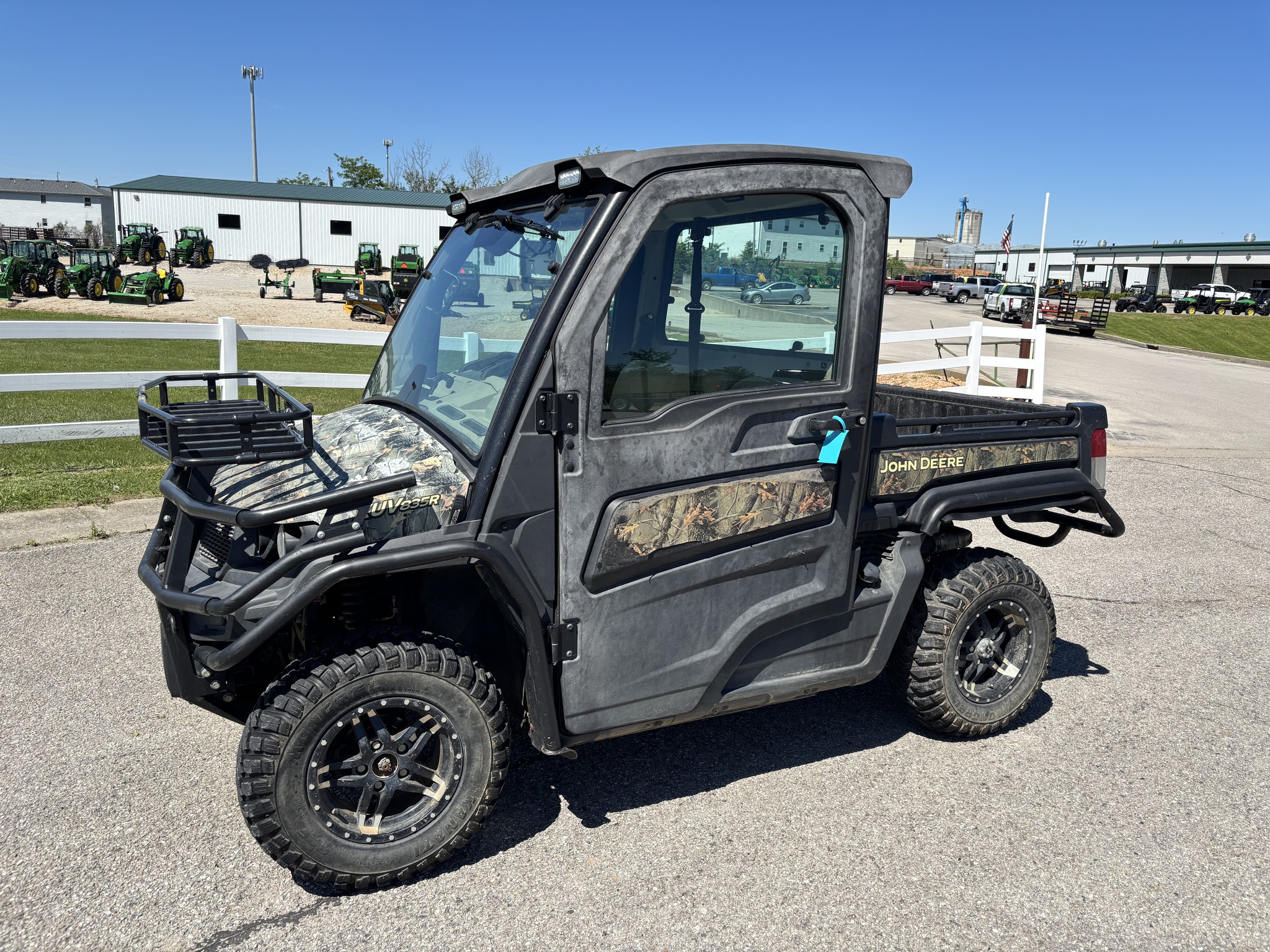  2019 John Deere XUV 835R at Heritage Tractor in Lebanon, MO