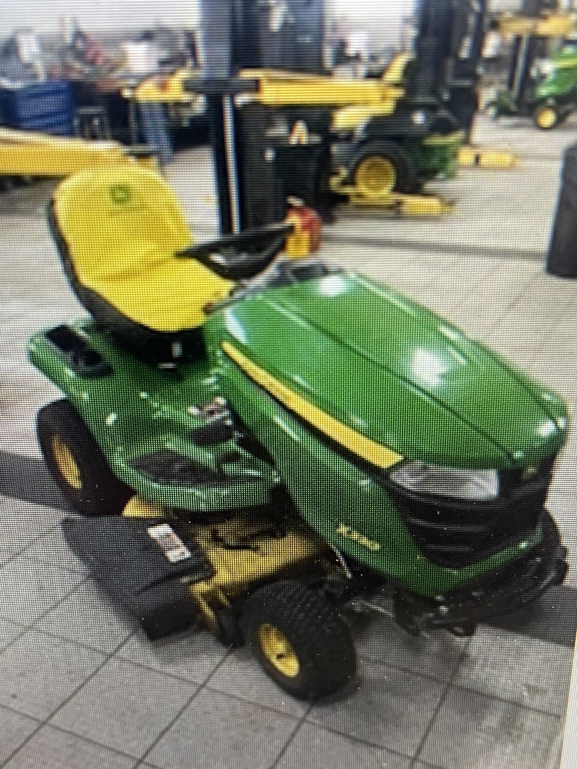 2016 John Deere X330 Image 1