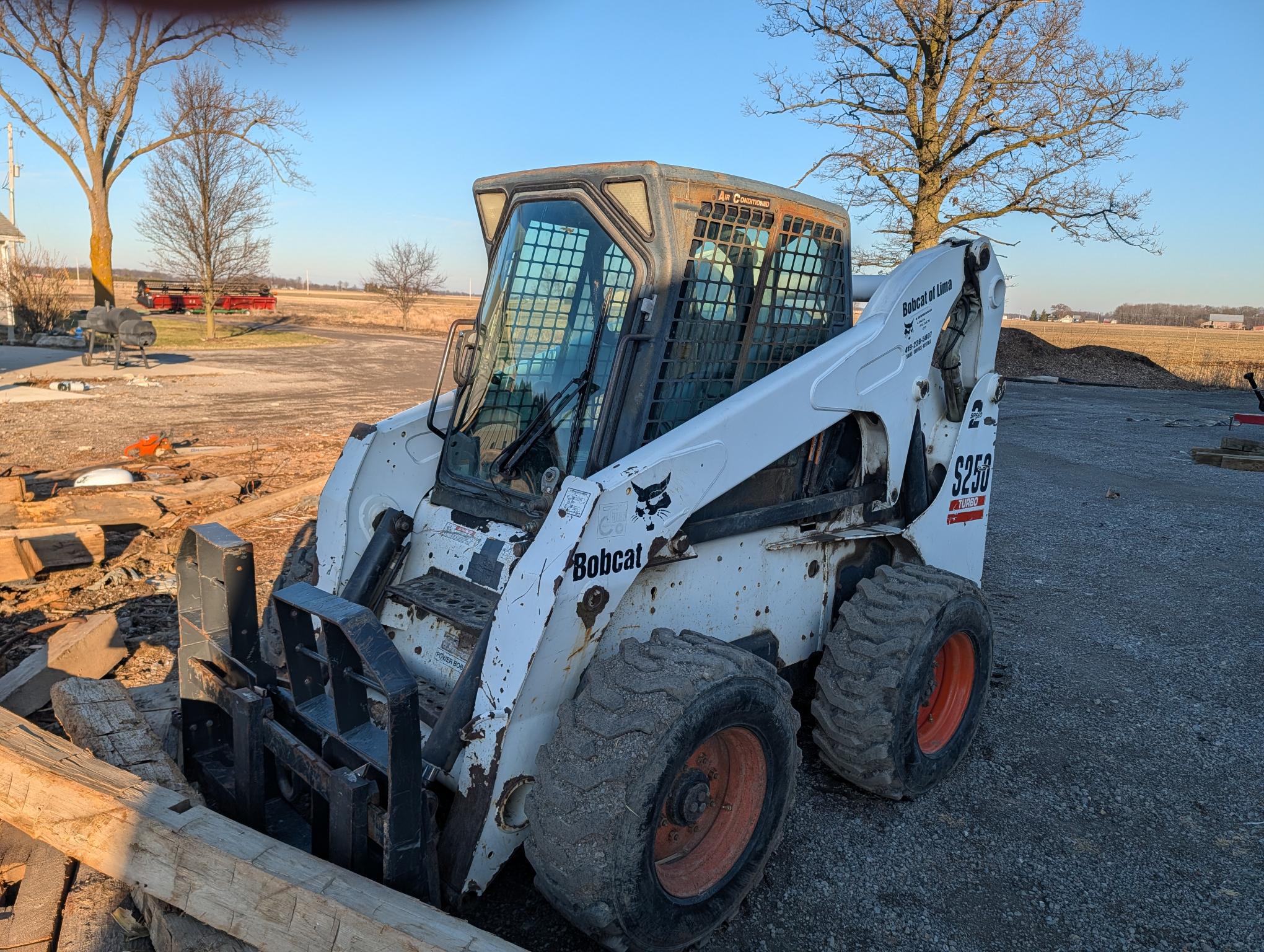 Bobcat S250 Image 2