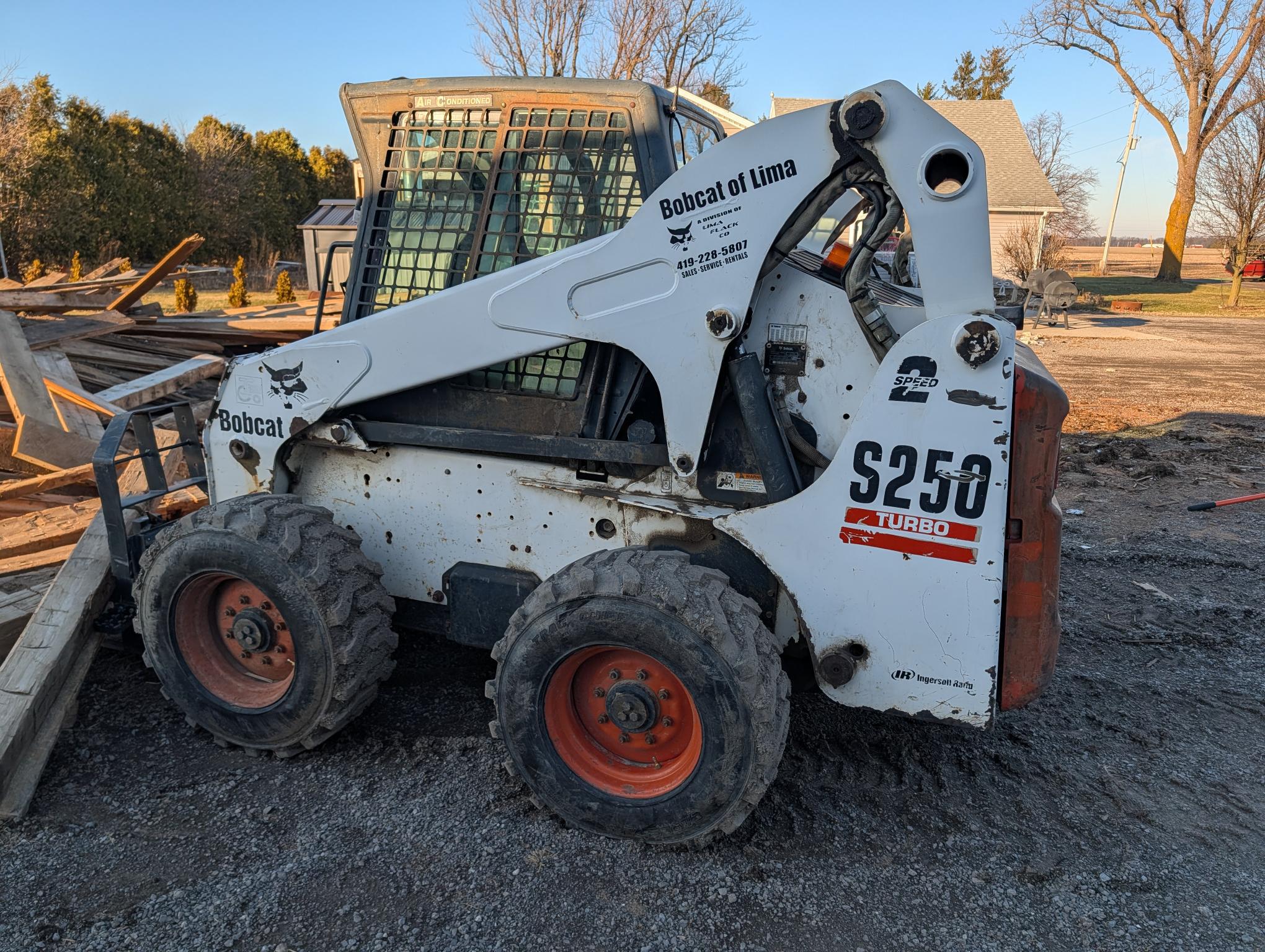 Bobcat S250 Image 4