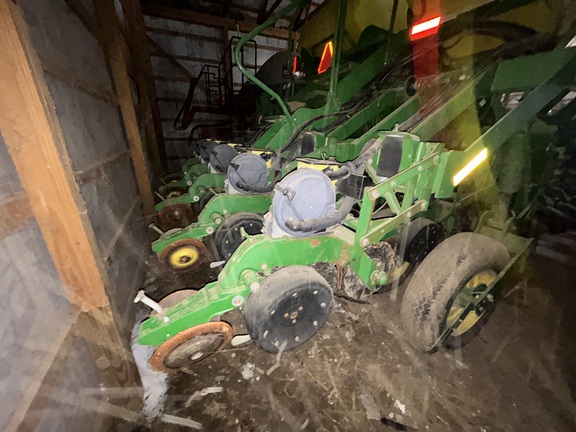 Used 2004 John Deere 1790 Planters: Drawn at Koenig Equipment in Rushville, IN - Photo18