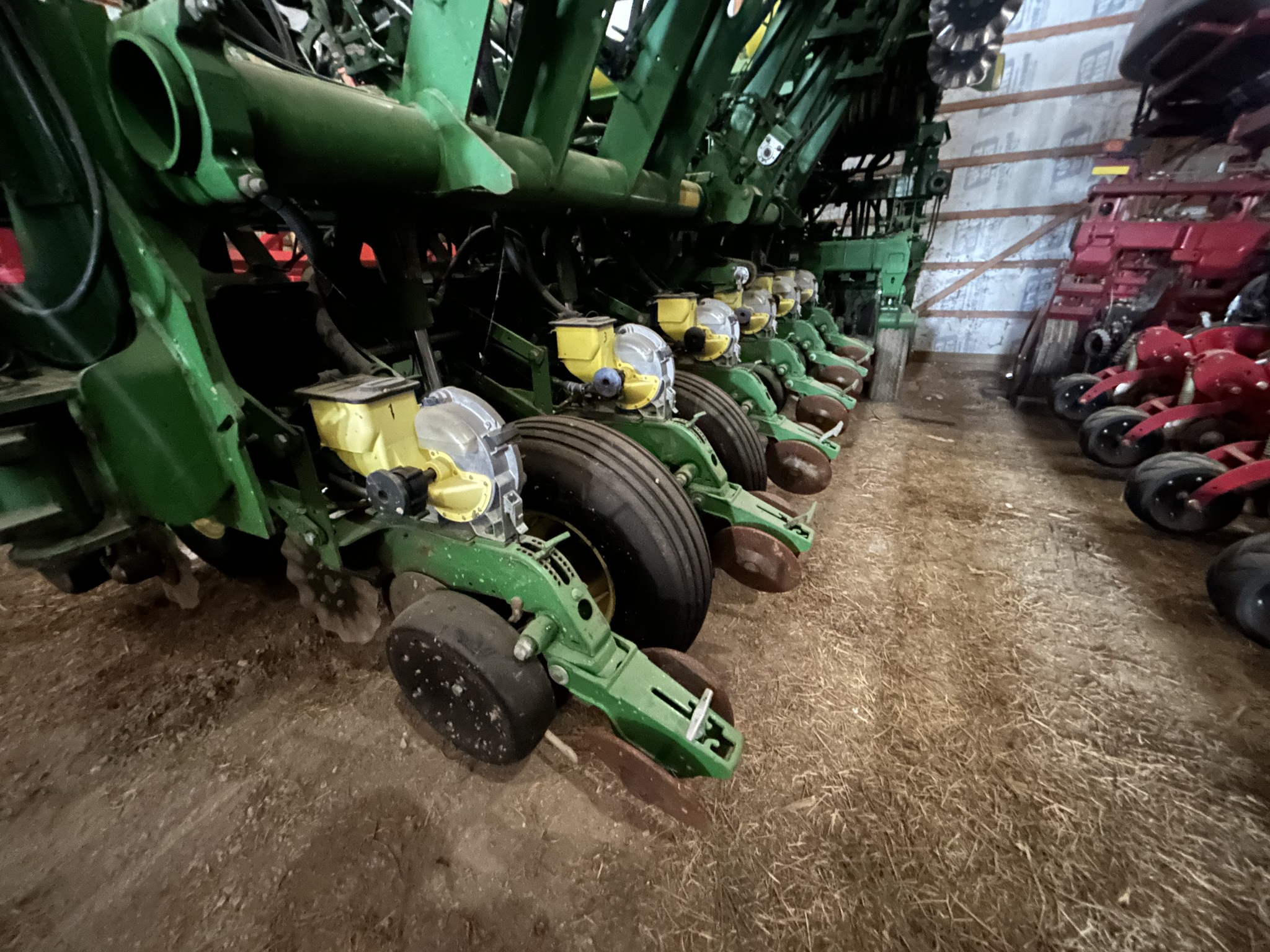 Used 2004 John Deere 1790 Planters: Drawn at Koenig Equipment in Rushville, IN - PhotoXL6