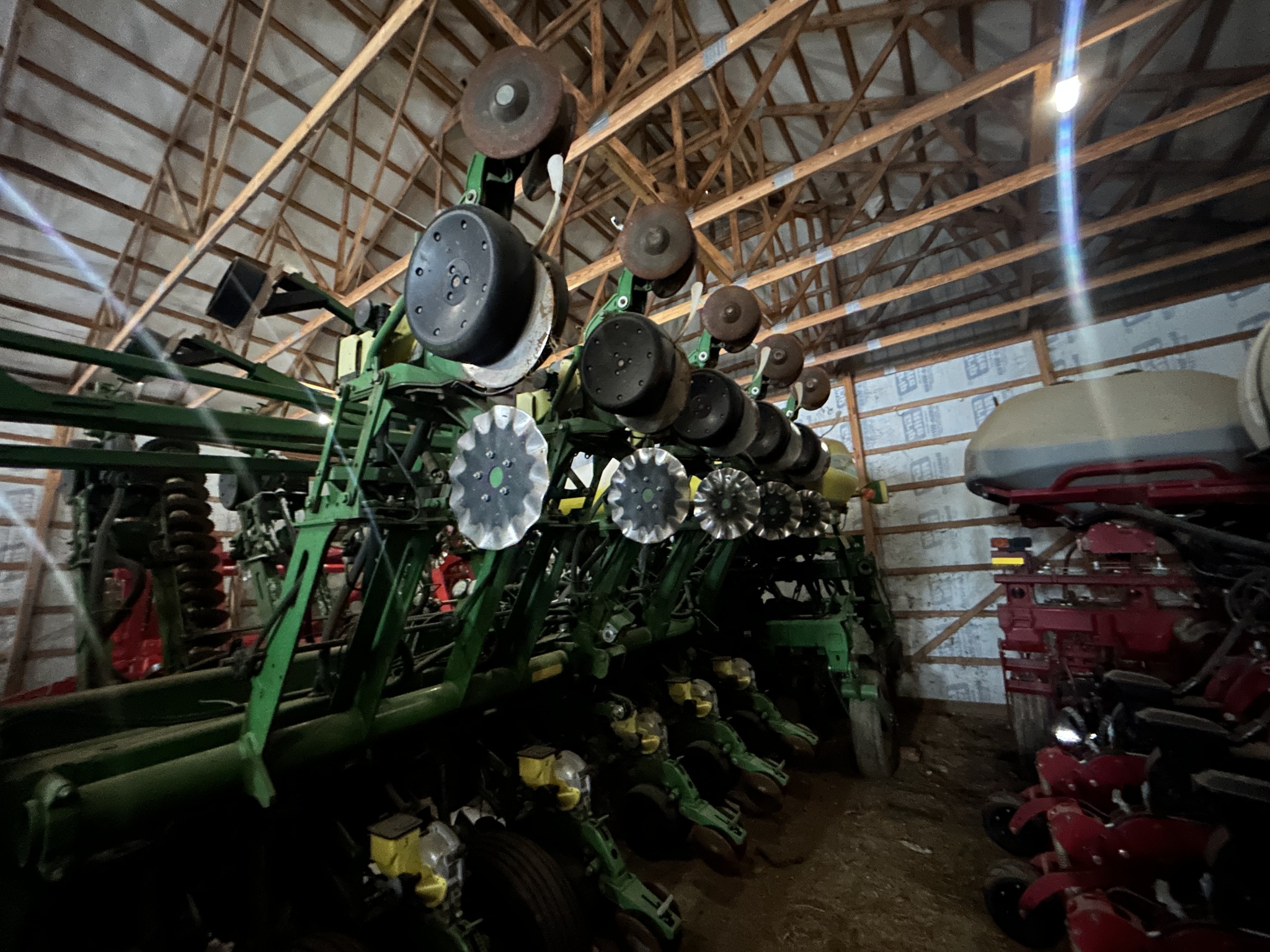 Used 2004 John Deere 1790 Planters: Drawn at Koenig Equipment in Rushville, IN - PhotoXL3