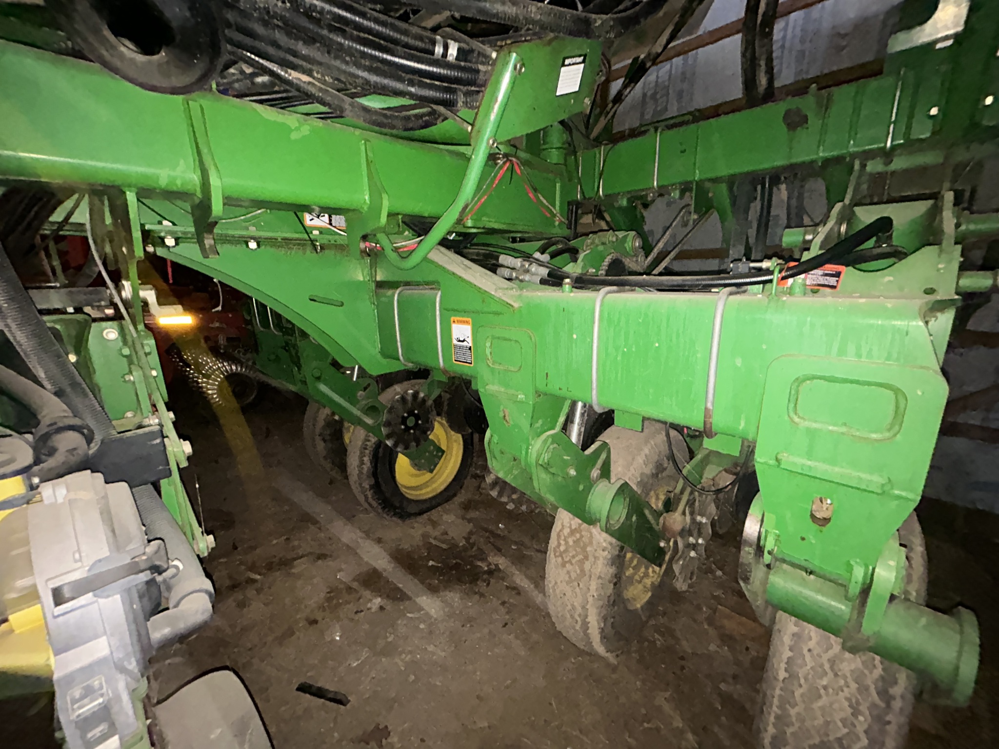 Used 2004 John Deere 1790 Planters: Drawn at Koenig Equipment in Rushville, IN - PhotoXL9