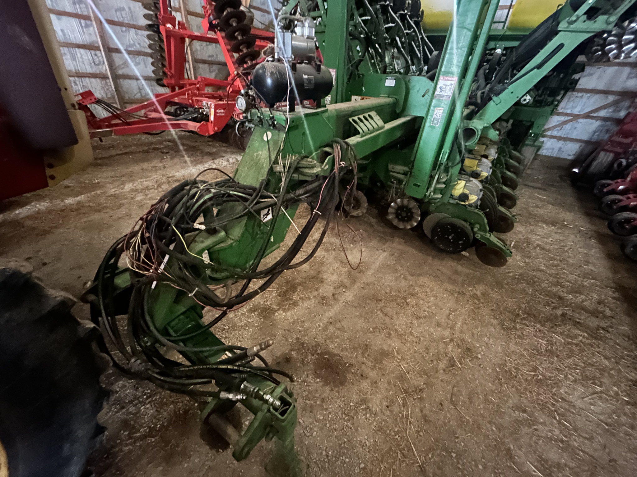 Used 2004 John Deere 1790 Planters: Drawn at Koenig Equipment in Rushville, IN - PhotoXL5