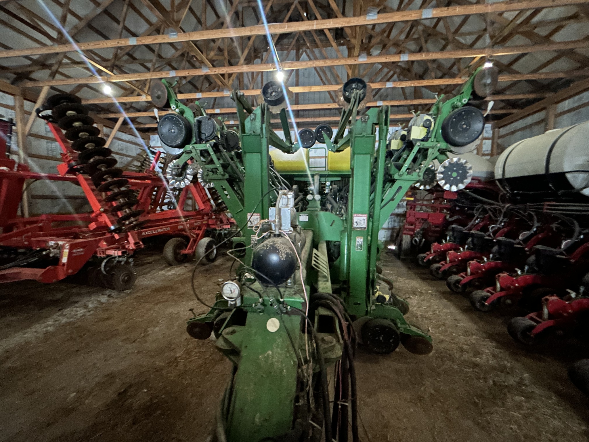 Used 2004 John Deere 1790 Planters: Drawn at Koenig Equipment in Rushville, IN - PhotoXL4