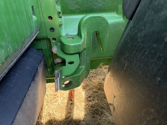 2025 John Deere 8R 340 - Photo17