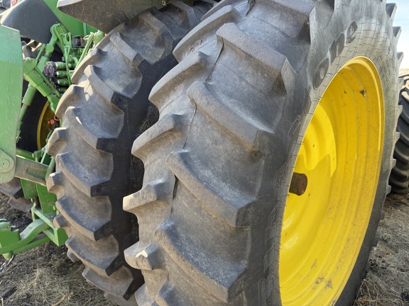 2025 John Deere 8R 340 - Photo13