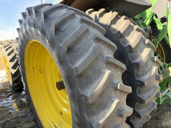 2025 John Deere 8R 340 - Photo15