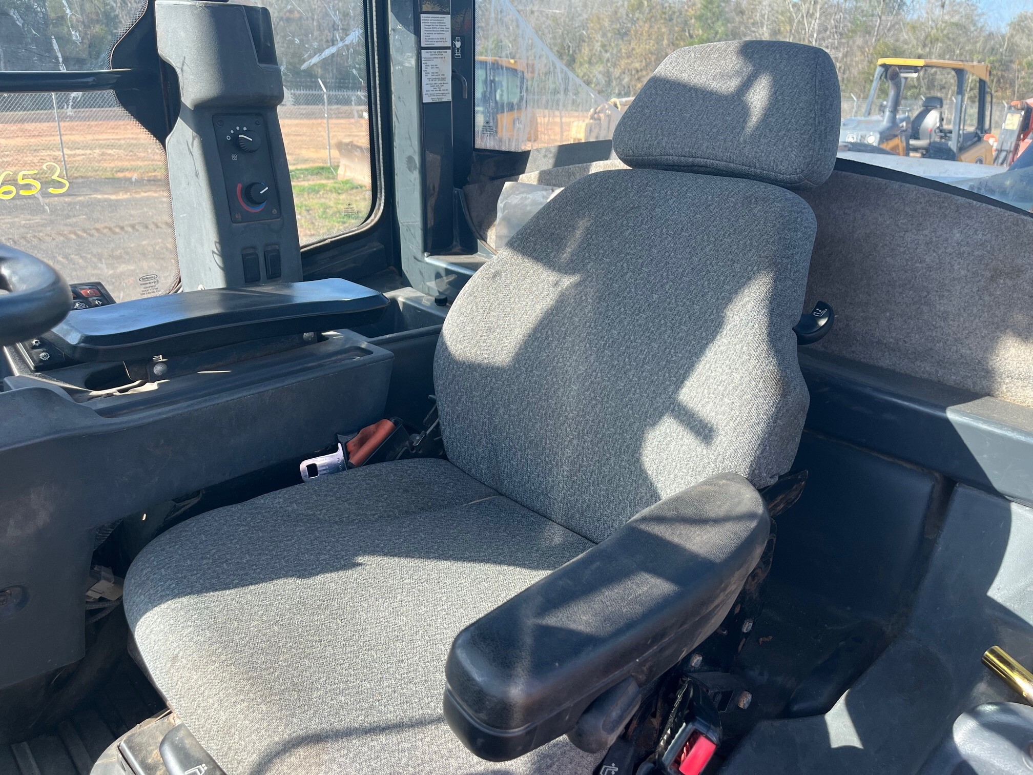 2019 John Deere 644K Image 7