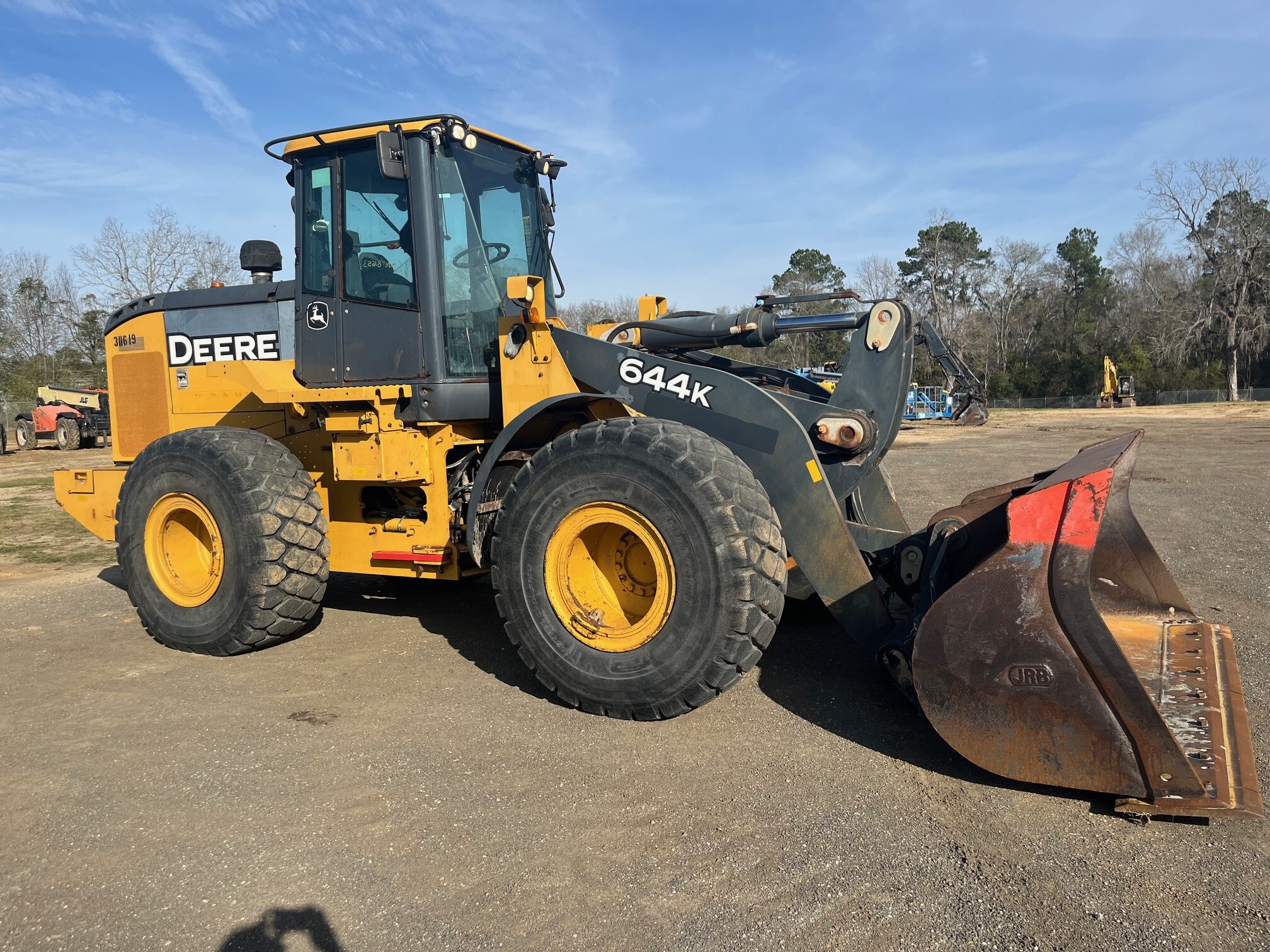 2019 John Deere 644K Image 3