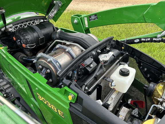 Used 2024 John Deere 3038E Compact Utility Tractors at Horizon Ag & Turf in Wetaskiwin, AB - Photo9