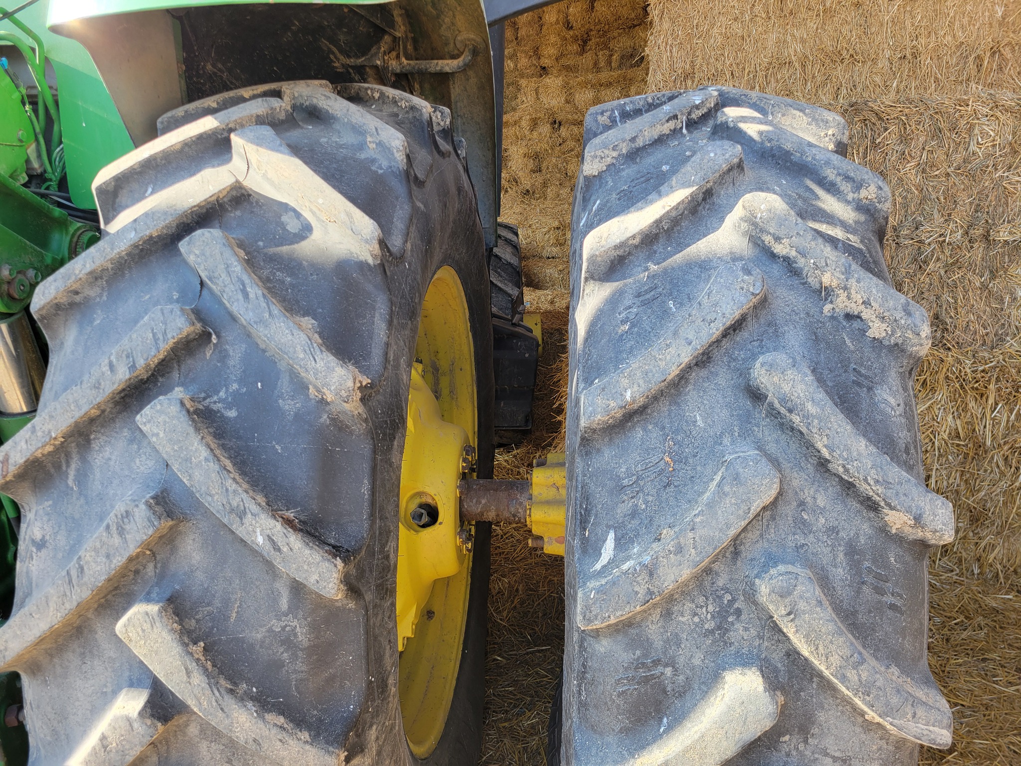  2005 John Deere 7820 at Heritage Tractor in Roanoke, IL