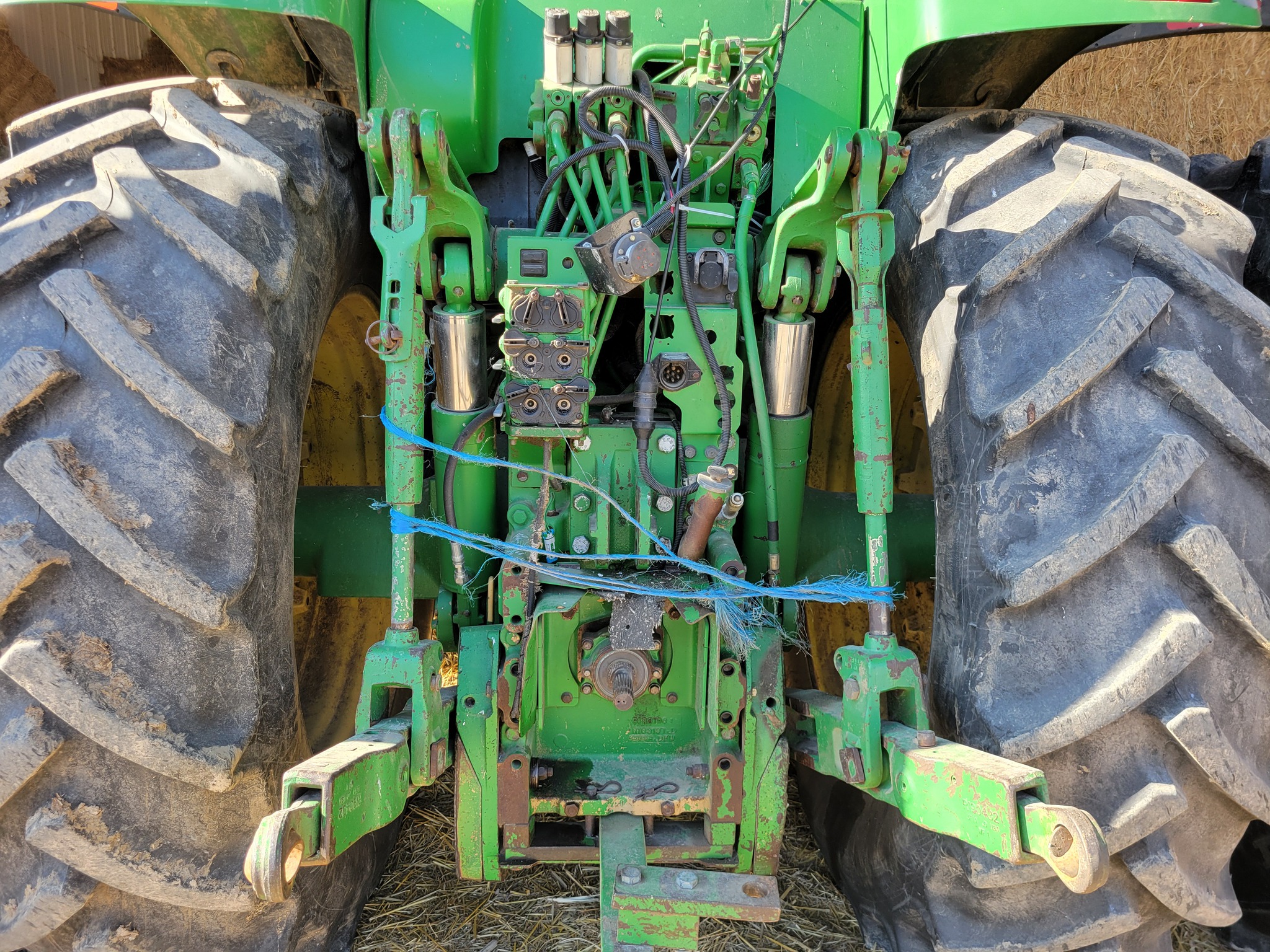  2005 John Deere 7820 at Heritage Tractor in Roanoke, IL