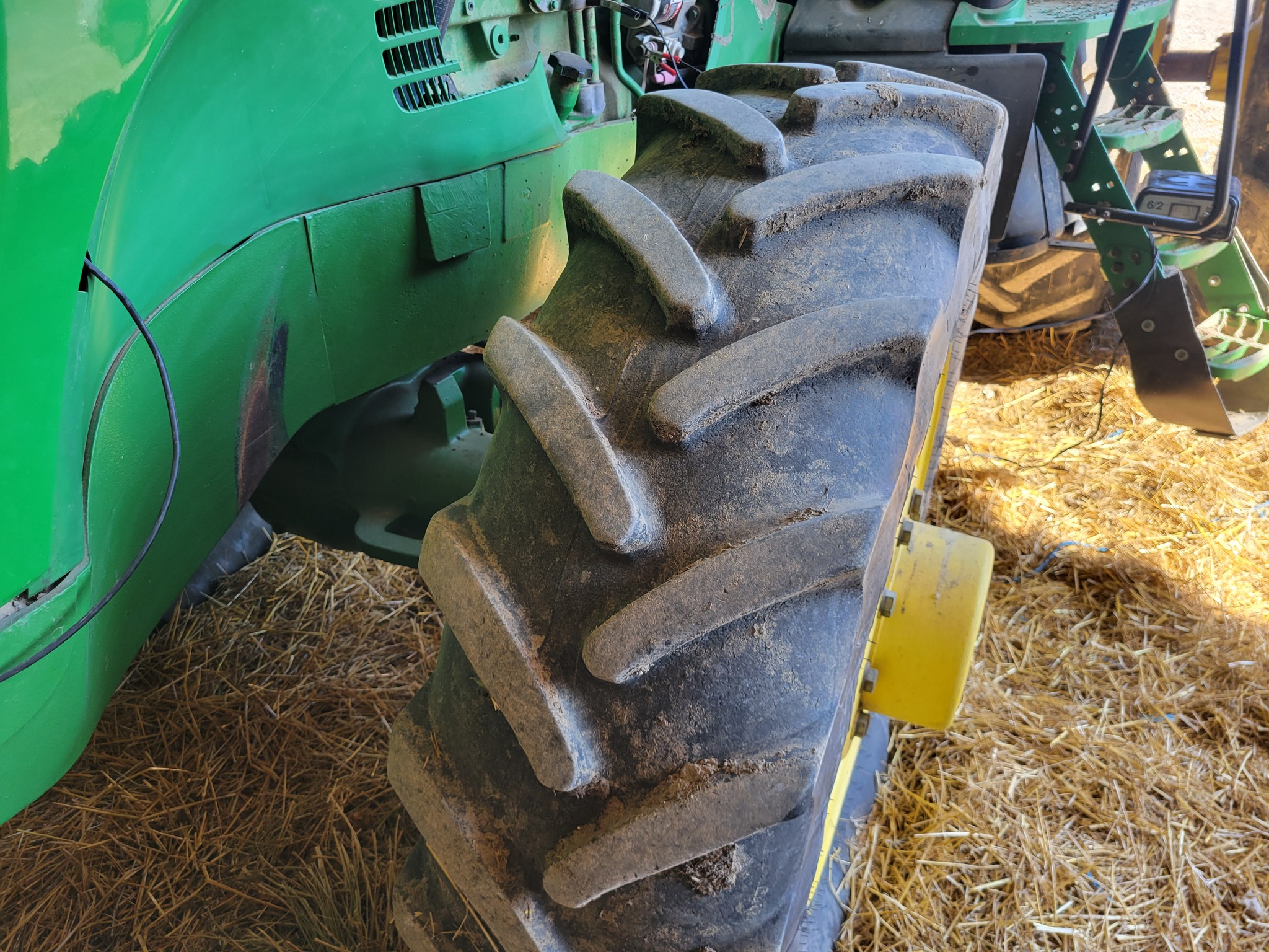  2005 John Deere 7820 at Heritage Tractor in Roanoke, IL