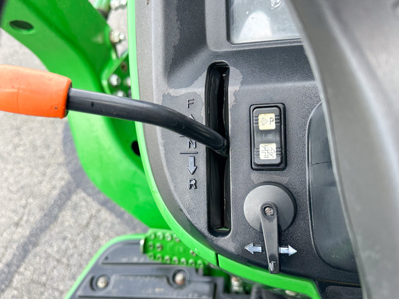 2022 John-Deere 3043D