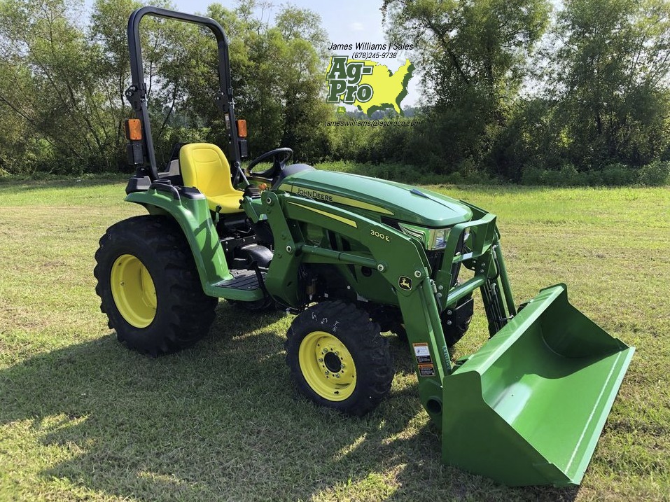 John Deere 3025E Image 1