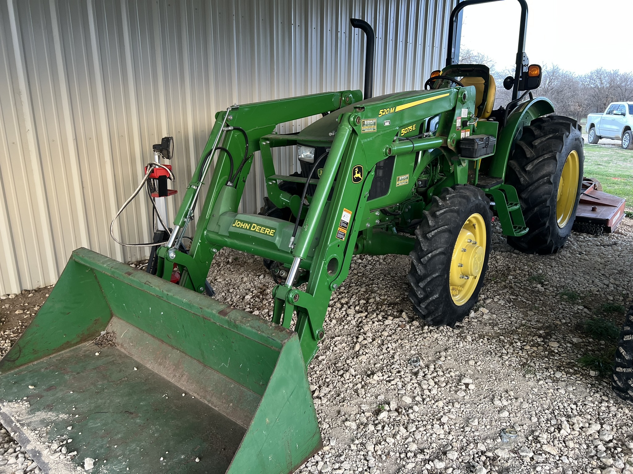 2019 John Deere 5075E Image 7