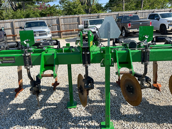 2014 John-Deere 2100