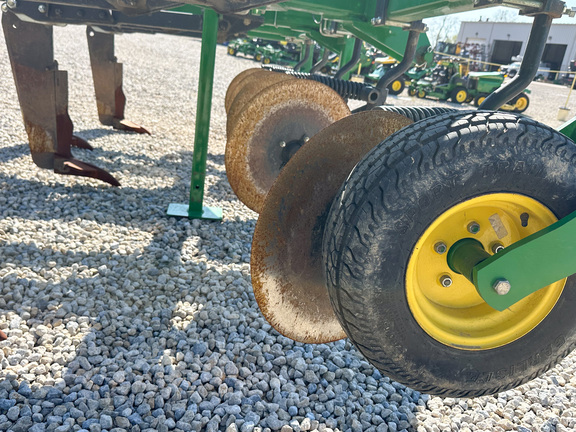2014 John-Deere 2100