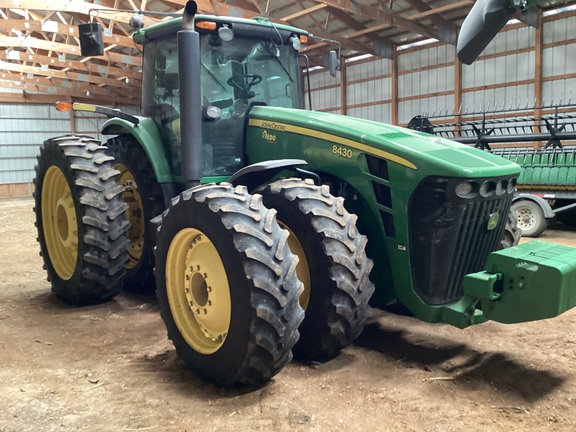  John Deere 8430