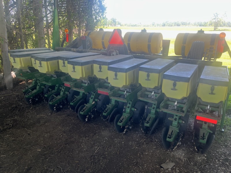 2007 John Deere 1780 Planters: Drawn