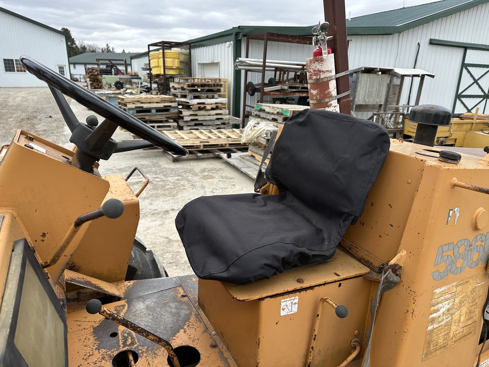 1990 J.I. Case 586E Image 21