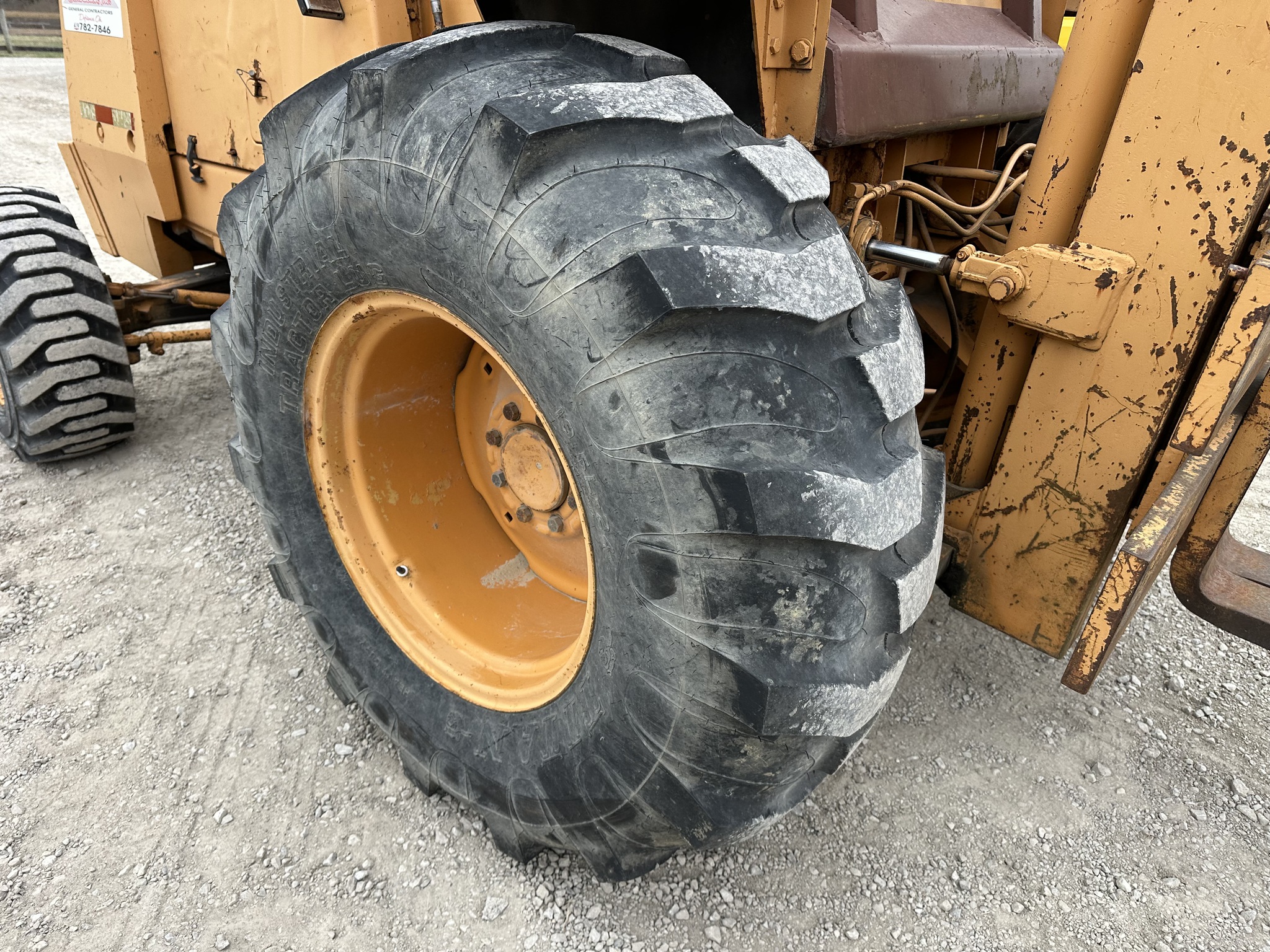 1990 J.I. Case 586E Image 16