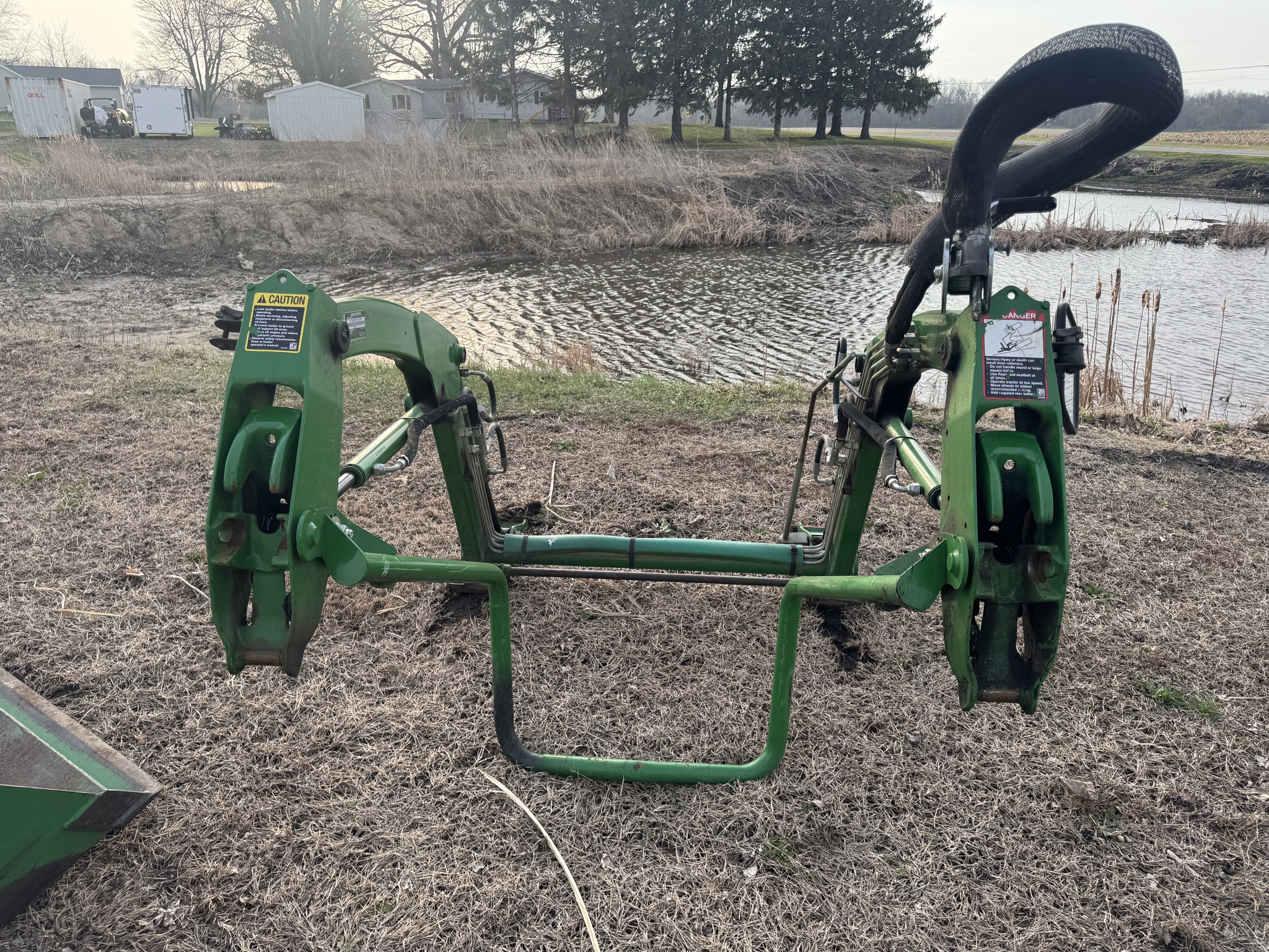 2020 John Deere 1025R Image 6