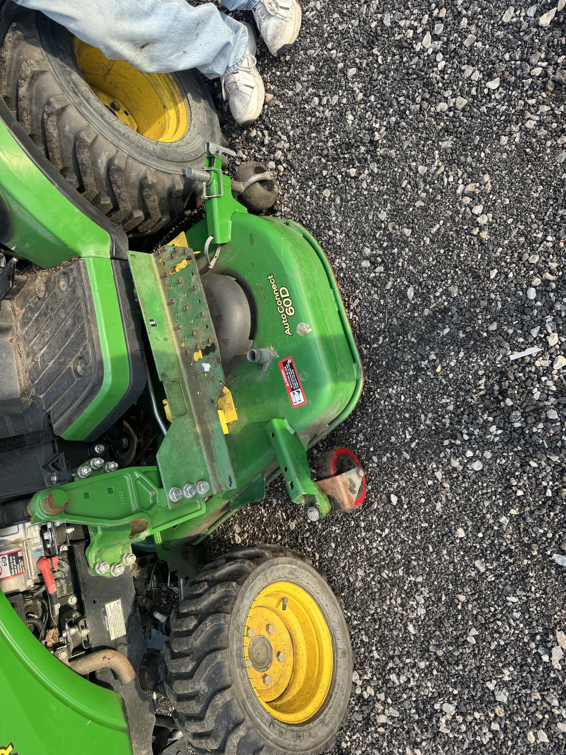 2020 John Deere 1025R Image 11