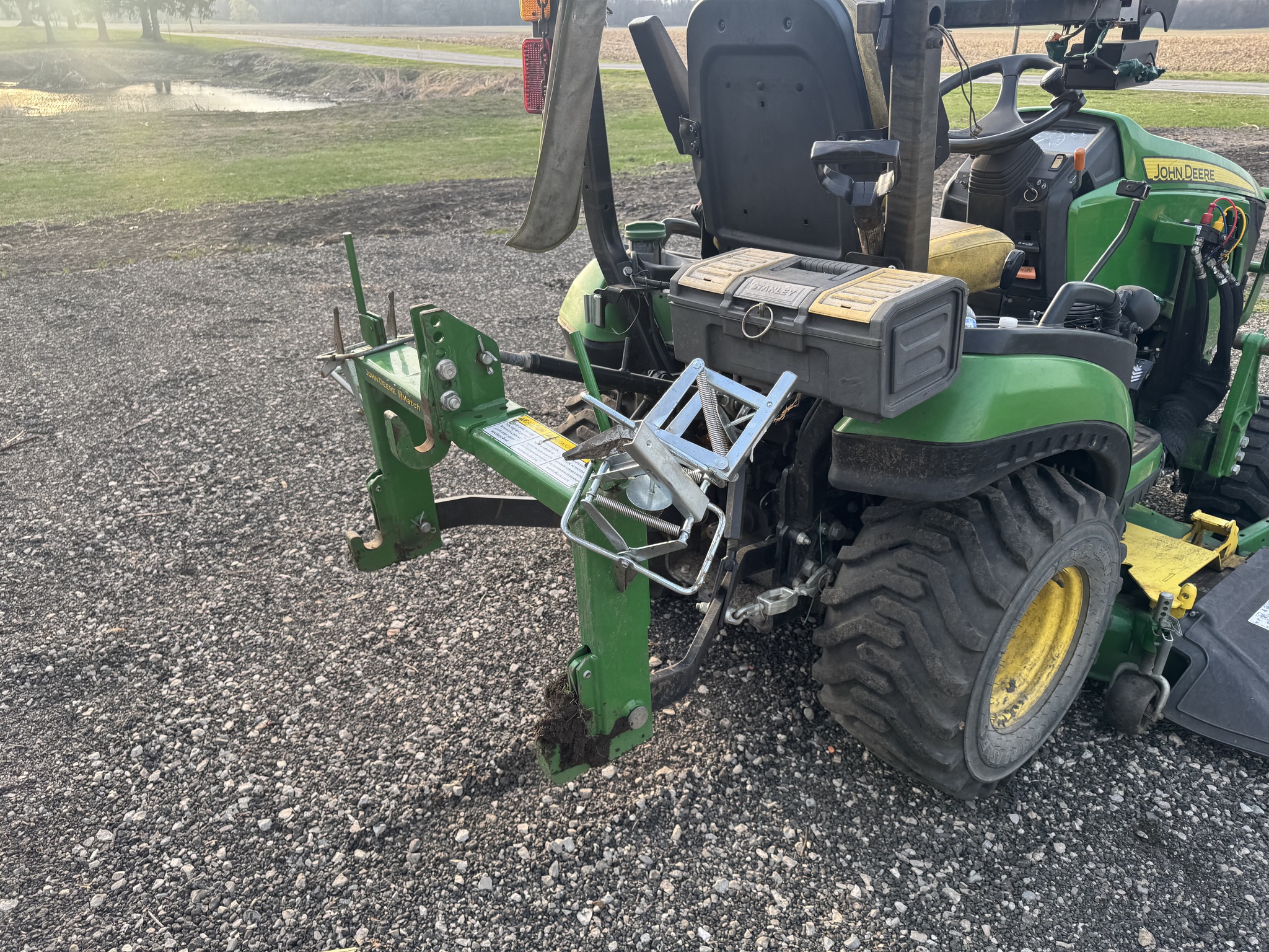 2020 John Deere 1025R Image 13