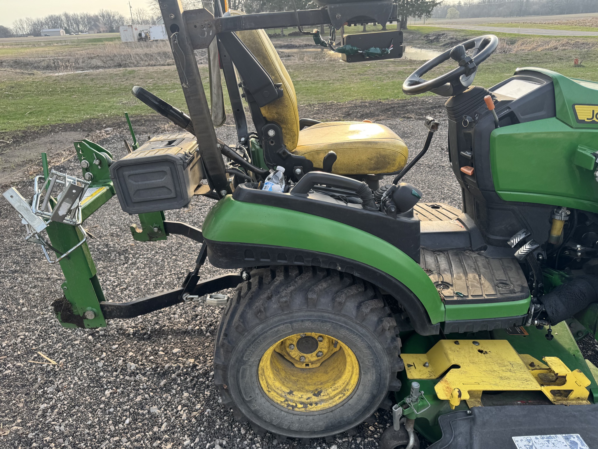 2020 John Deere 1025R Image 10
