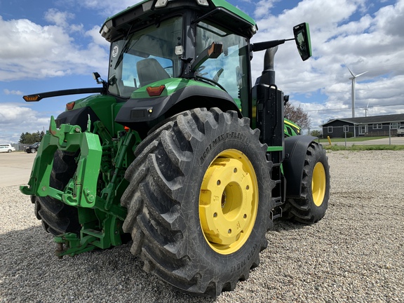 Photo of 2021 John Deere 8R 370