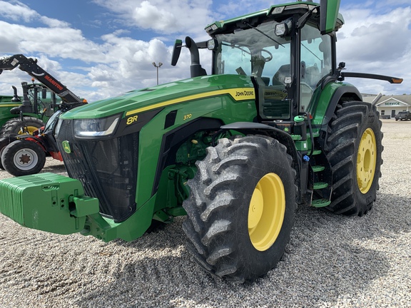 Photo of 2021 John Deere 8R 370