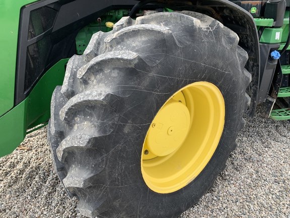 Photo of 2021 John Deere 8R 370