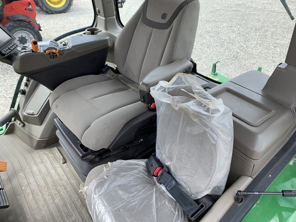 Photo of 2021 John Deere 8R 370