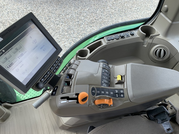 Photo of 2021 John Deere 8R 370
