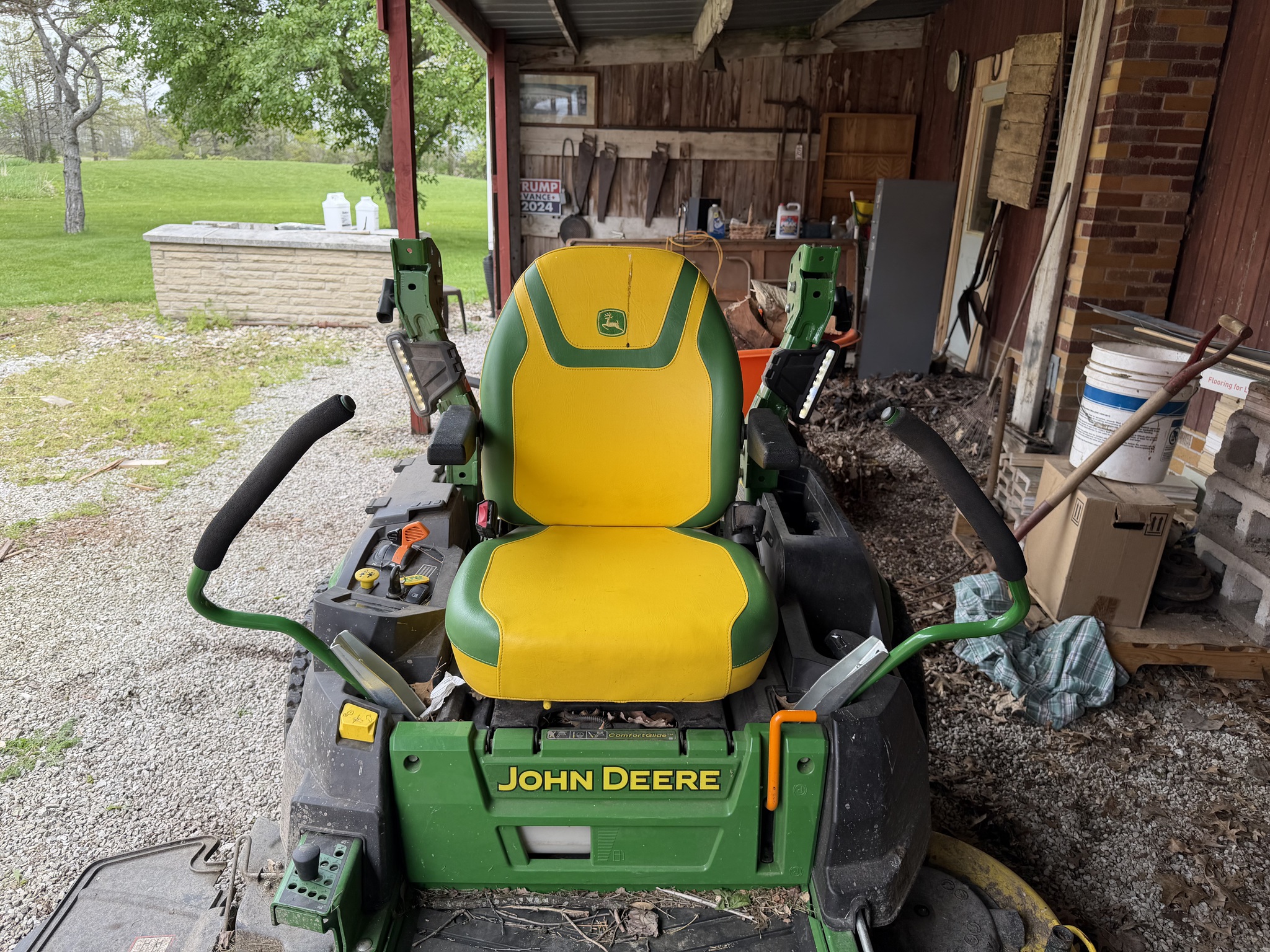 2022 John Deere Z530R Image 9
