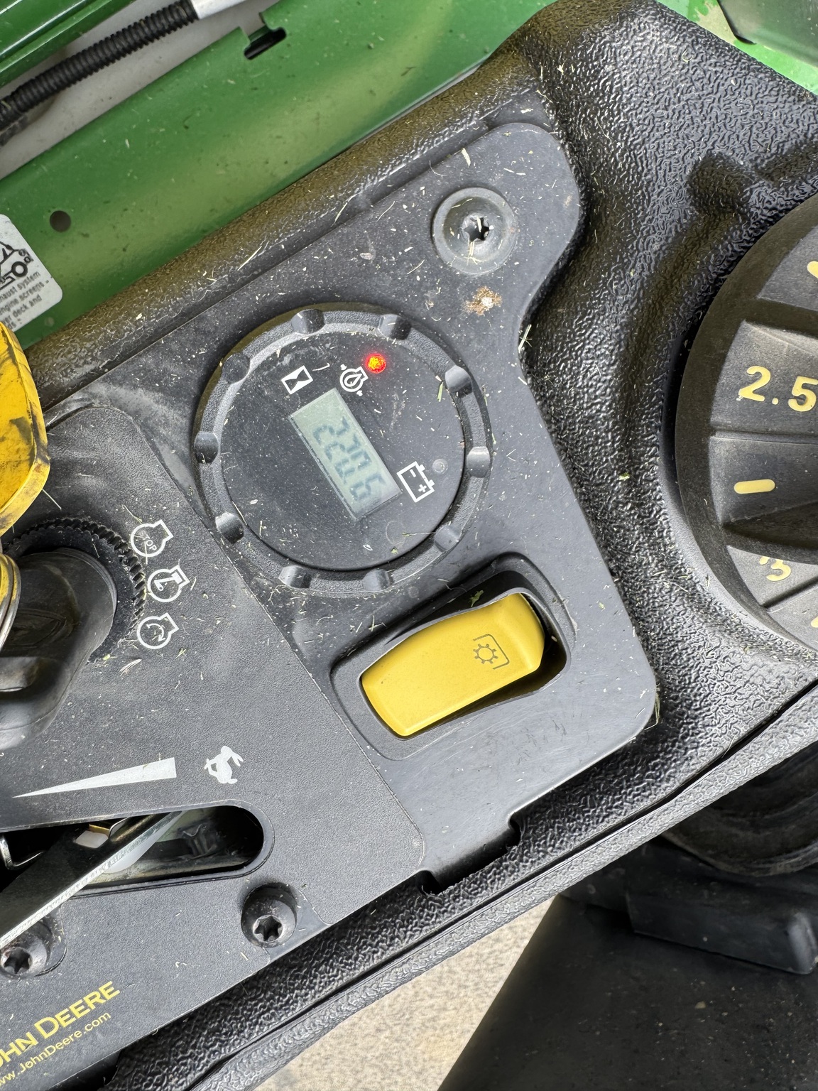 2023 John Deere Z740R Image 8