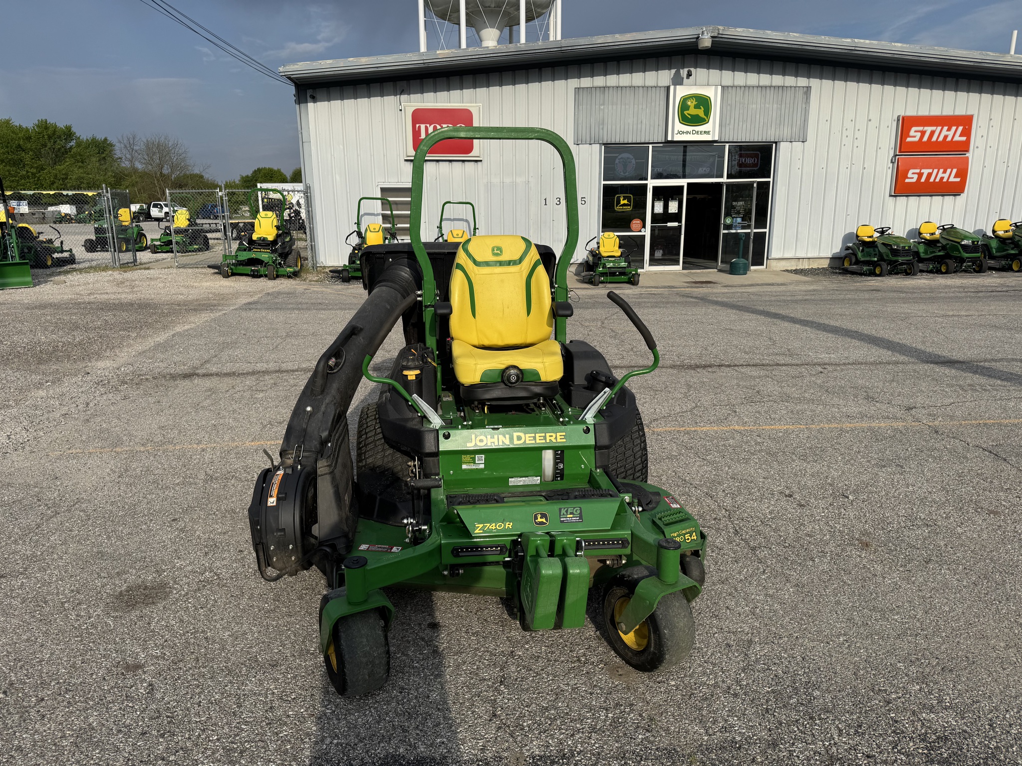 2023 John Deere Z740R Image 3